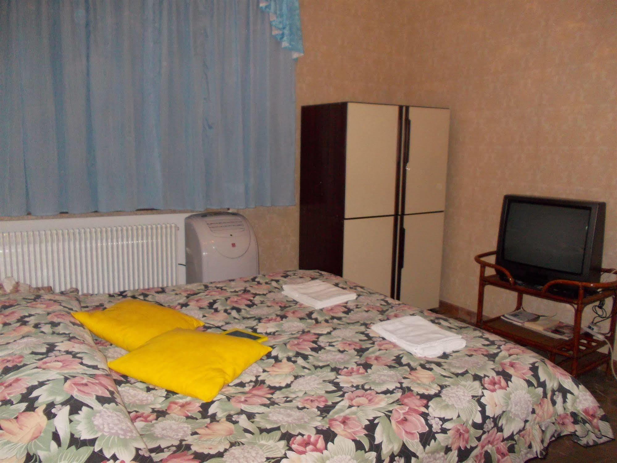 Big Brother Bed & Rooms Treviso Exterior photo